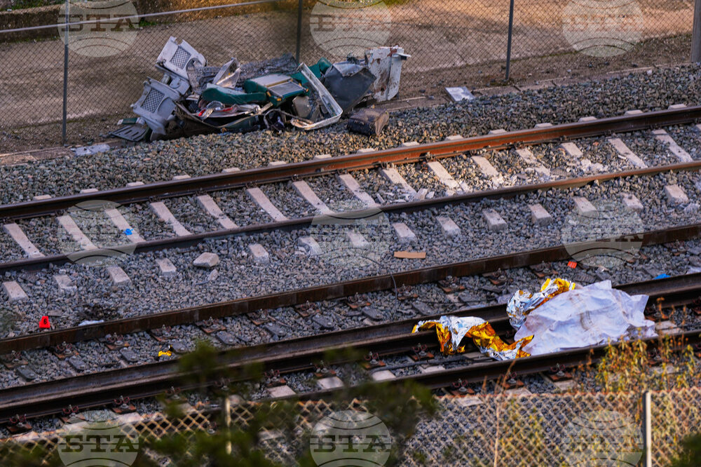 В Испания започна тридневен траур за жертвите на смъртоносната железопътна катастрофа, а броят на загиналите нарасна до 41