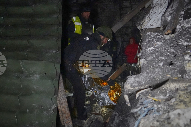 Една жена бе убита при руска атака с планиращи бомби срещу Харков