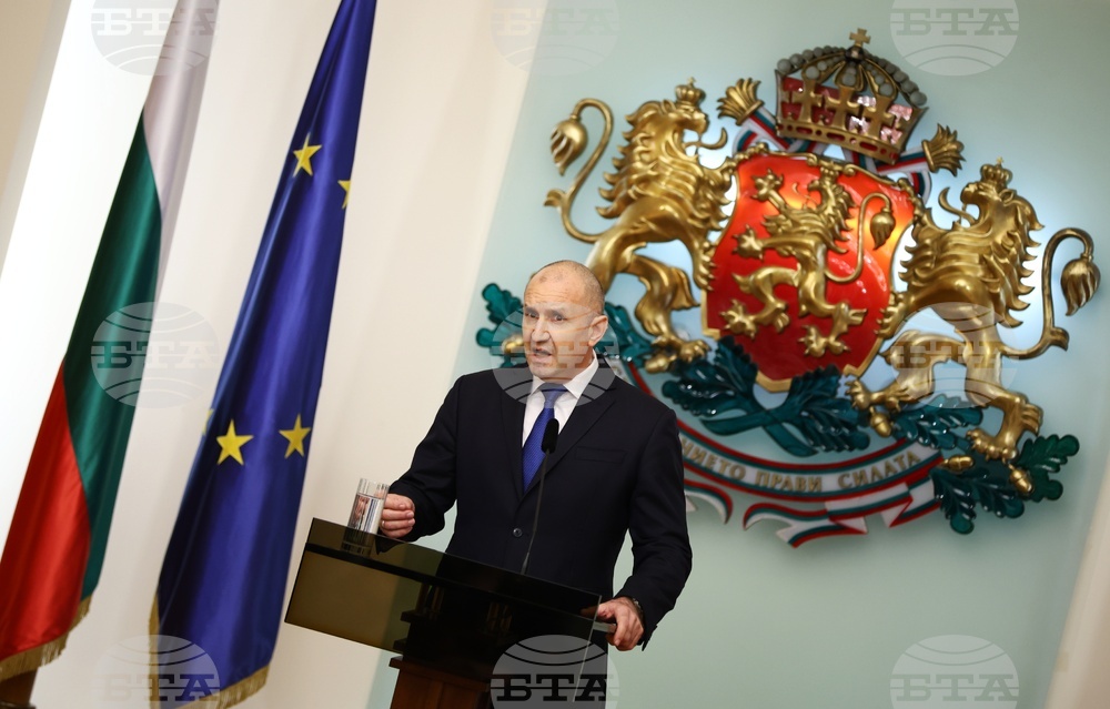 Западни издания за обръщението на Румен Радев, в което обяви, че ще депозира оставката си като президент 