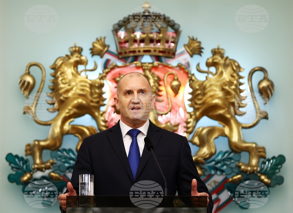 Благодаря на всички, които подкрепиха усилията ни с Илияна Йотова да защитаваме държавността и обществения интерес, каза Румен Радев