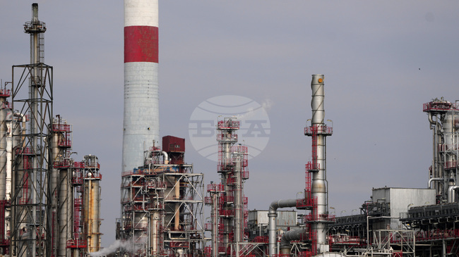 Хърватската компания ЯНАФ съобщи, че е получила лиценз за продължаване на доставките на суров петрол до Сърбия