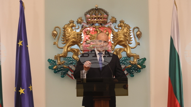 Ройтерс: Румен Радев - бившият президент, който обеща да сложи край на политическата криза България