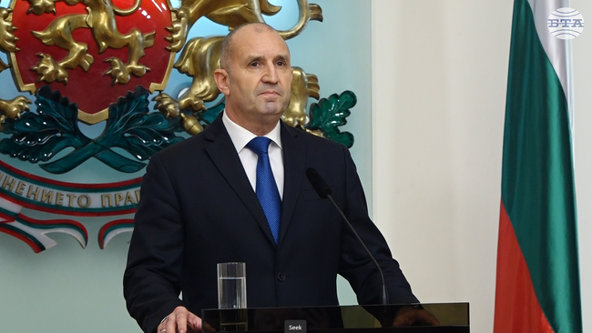 Президентът Румен Радев обяви, че ще депозира оставката си утре
