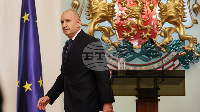 Световните агенции за обръщението на Румен Радев, в което обяви, че ще депозира оставката си като президент