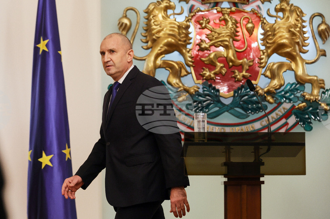 APTOPIX Bulgaria President Resignation