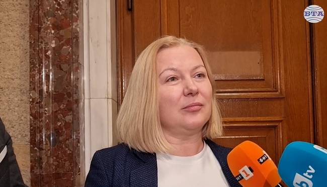 Нашите позиции са ясни, предстои Румен Радев да заяви своите, каза Надежда Йорданова от ПП-ДБ за оставката на държавния глава