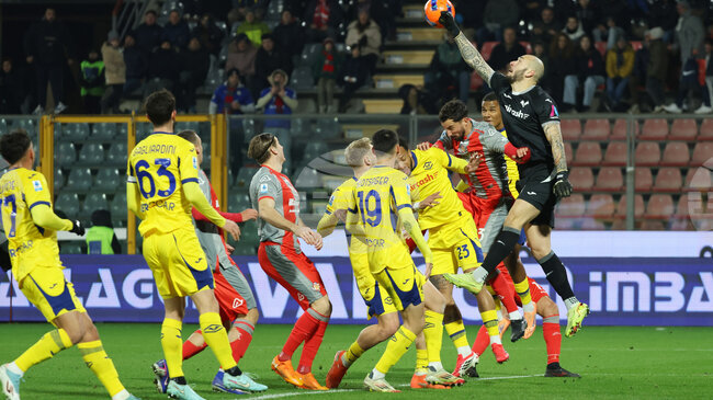 Кремонезе и Верона завършиха наравно в среща от италианското футболно първенство