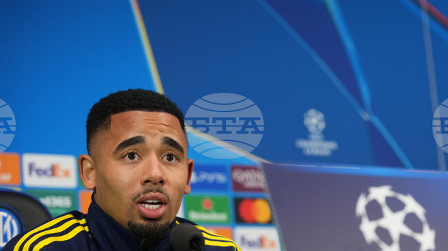 „Знам как се чувства Виктор Гьокереш, но всички го подкрепят“, обясни нападателят на Арсенал Габриел Жезуш