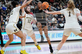 Michigan Vanderbilt Basketball
