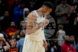 Bucks Hawks Basketball