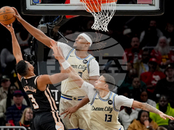 Bucks Hawks Basketball