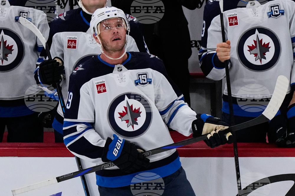 Jets Blackhawks Hockey