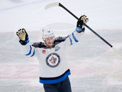 Jets Blackhawks Hockey