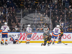 Islanders Canucks Hockey