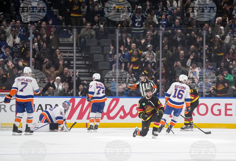 Islanders Canucks Hockey