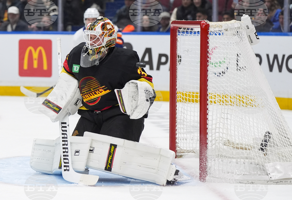 Islanders Canucks Hockey