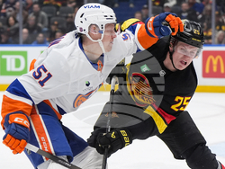 Islanders Canucks Hockey