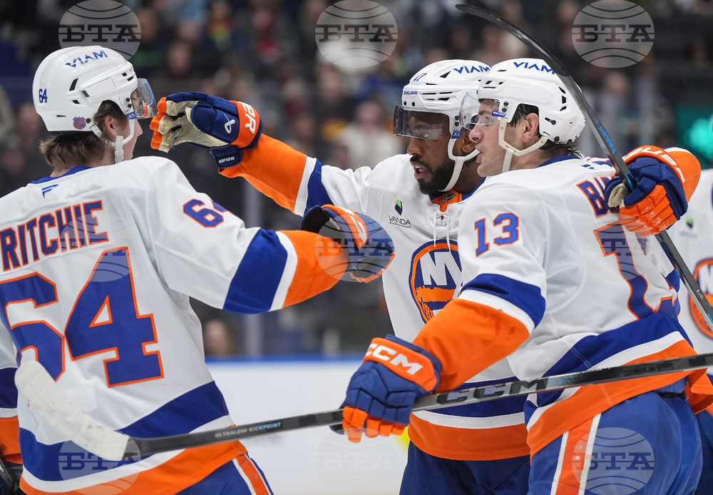 Islanders Canucks Hockey