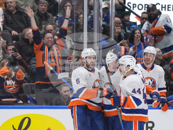 Islanders Canucks Hockey