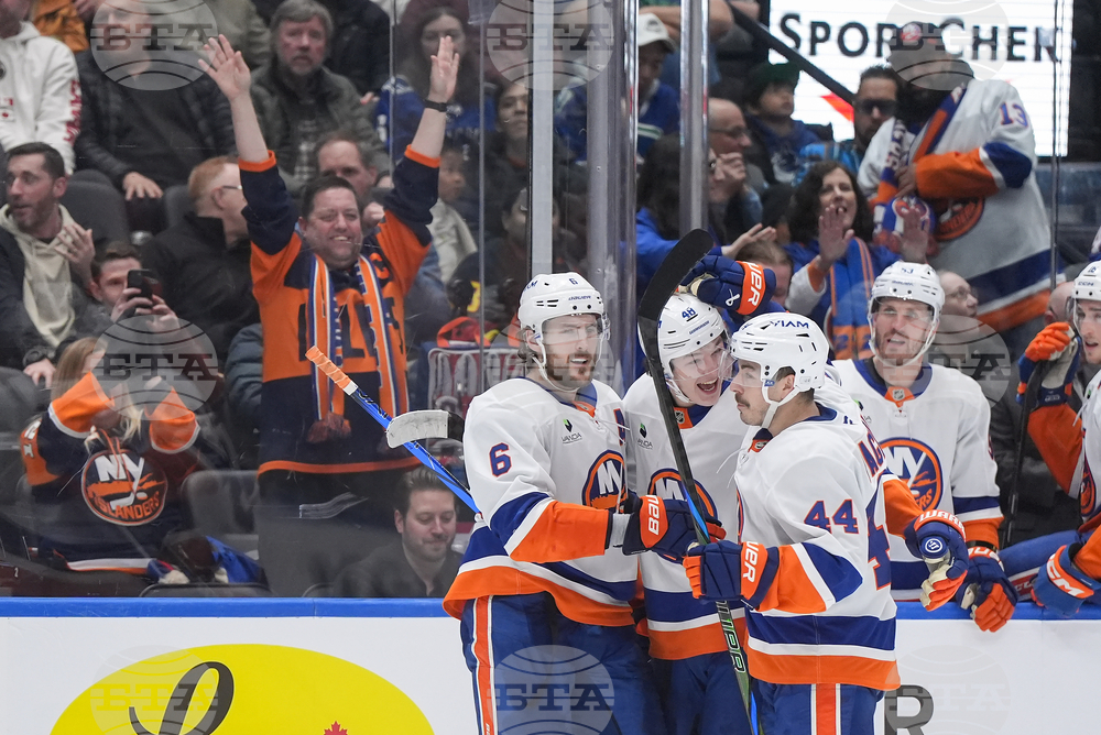 Islanders Canucks Hockey