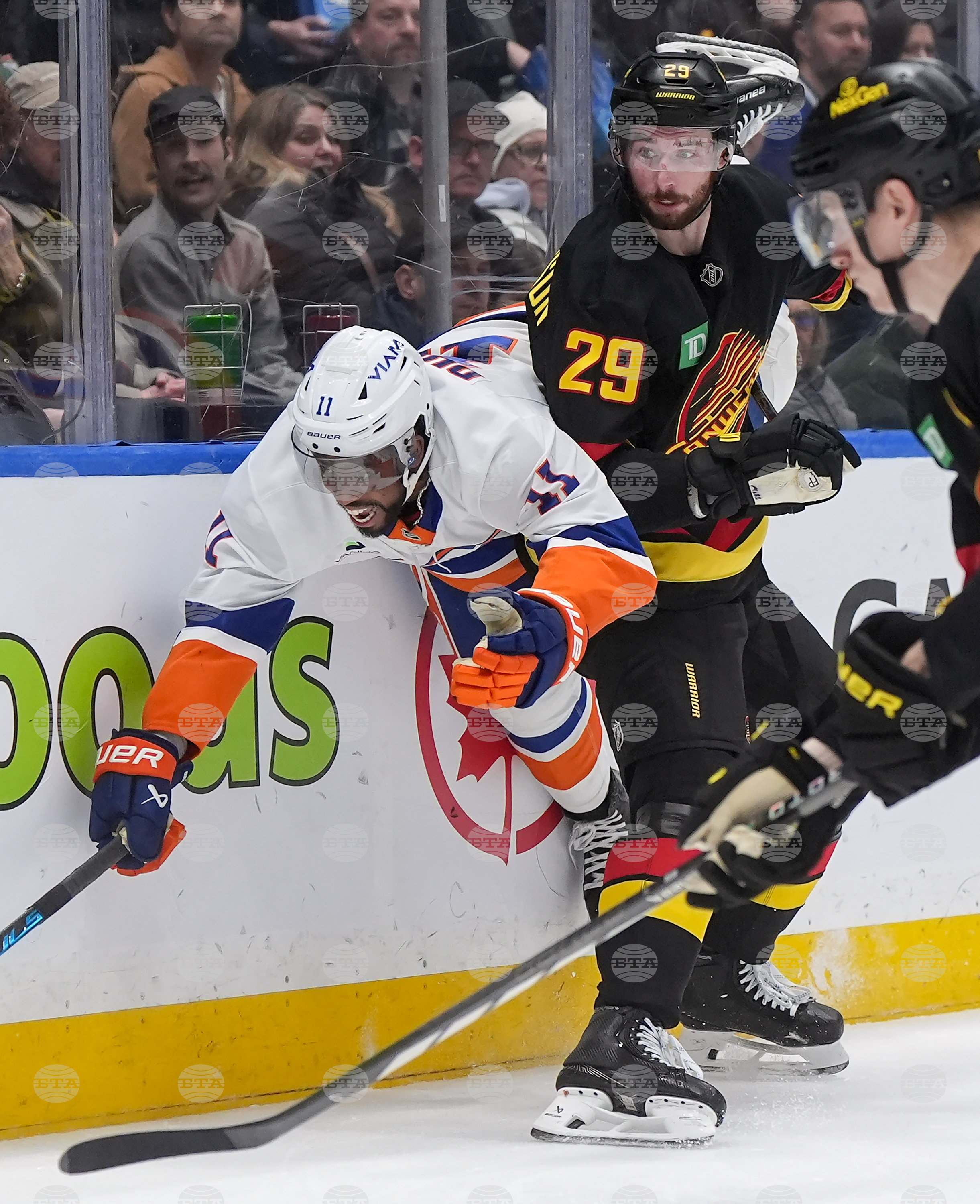 Islanders Canucks Hockey