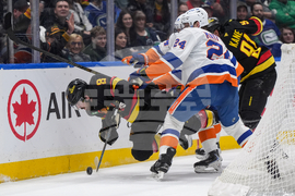 Islanders Canucks Hockey