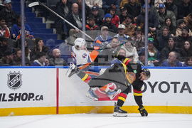 Islanders Canucks Hockey