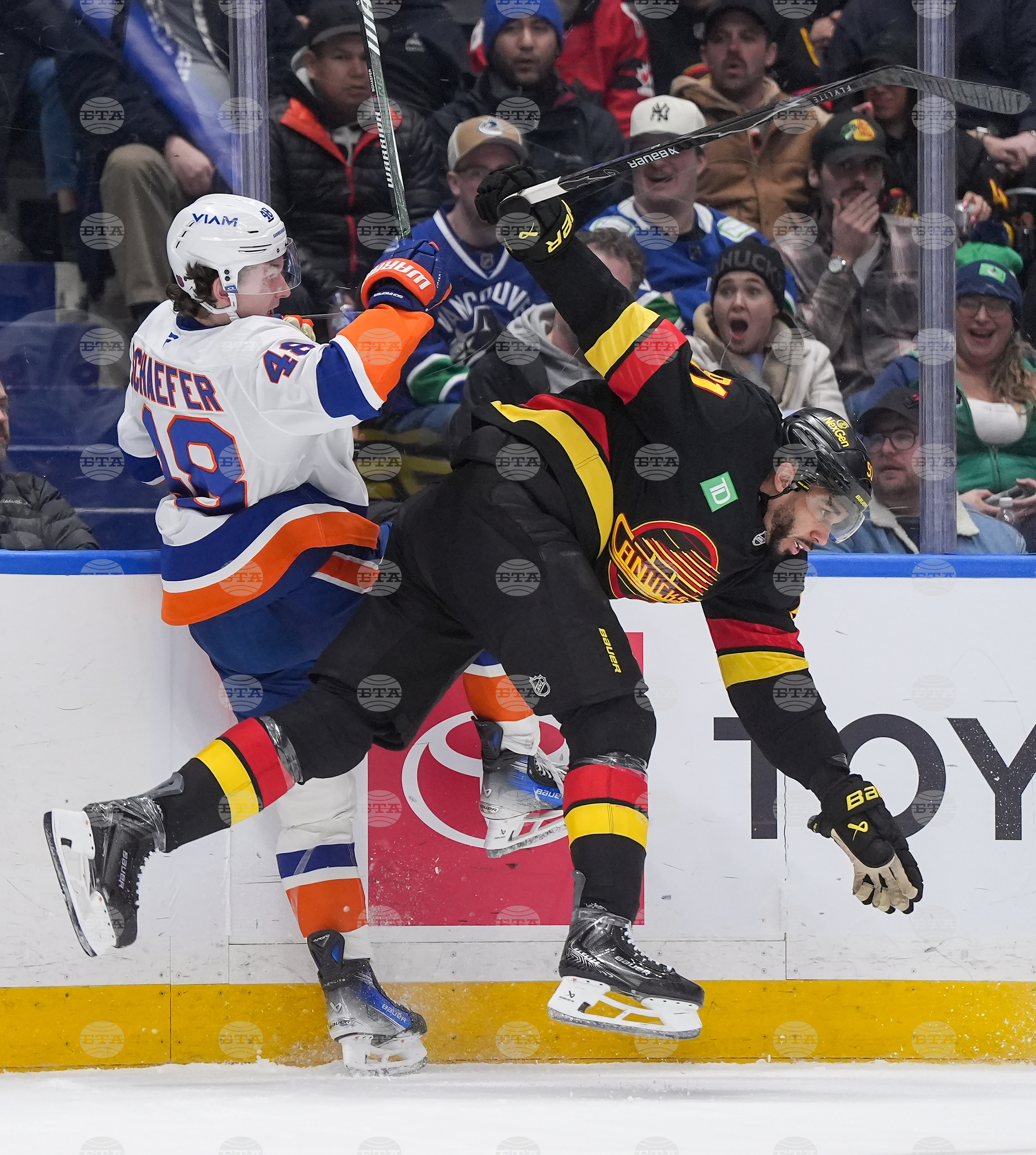 Islanders Canucks Hockey