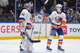 Islanders Canucks Hockey