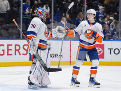 Islanders Canucks Hockey