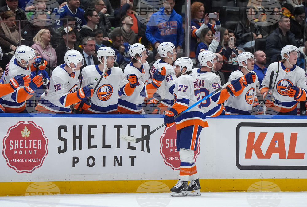 Islanders Canucks Hockey