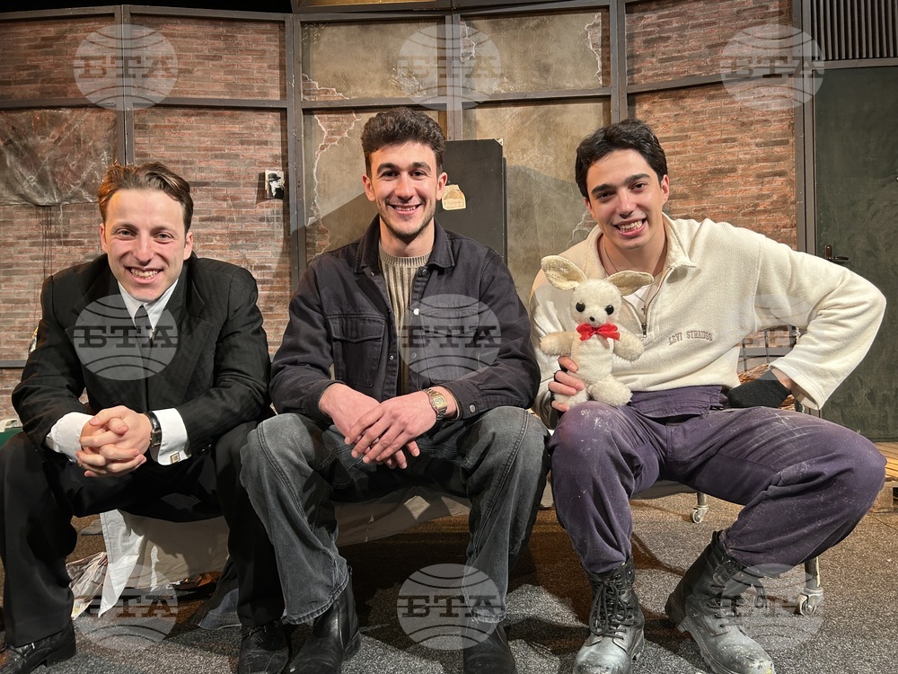 Добрич - „Живи и здрави...по документи" - постановка