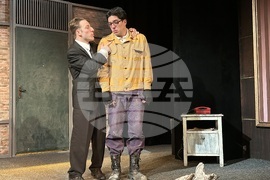 Добрич - „Живи и здрави...по документи" - постановка