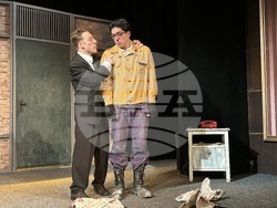 Добрич - „Живи и здрави...по документи" - постановка