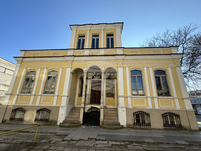 На днешната дата през 1878 г. в Казанлък започват първите, макар и неуспешни, преговори за примирие между Русия и Османската империя