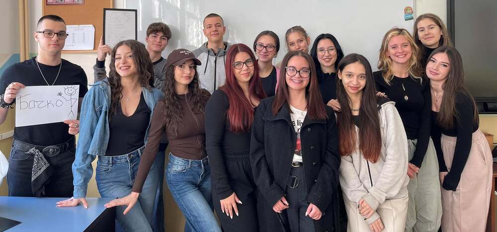 Младежката трупа „Свободни електрони“ представя нов форум-театрален спектакъл