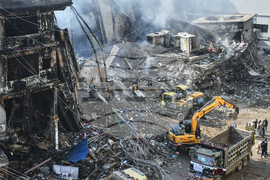 Pakistan Shopping Plaza Fire