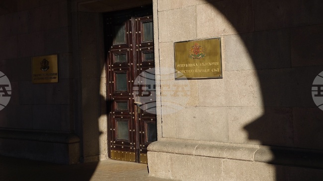 Конституционният съд ще заседава по делото по повод оставката на президента Румен Радев