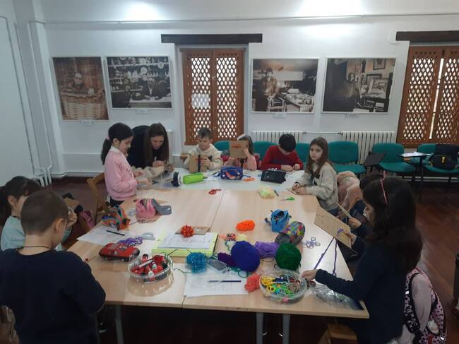 Детско творческо ателие беше организирано в Българското училище „Родна реч“ в Тудела, Испания