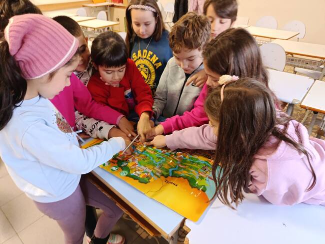 Деца от Българското училище „Св. св. Кирил и Методий“ в Барселона се запознаха с български природни и културни забележителности