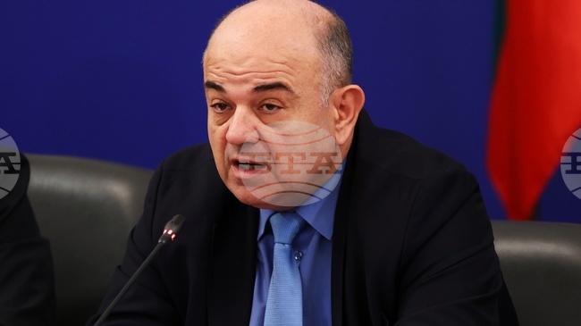 Над 58 процента от левовата парична маса вече е изтеглена от обращение, каза Владимир Иванов 