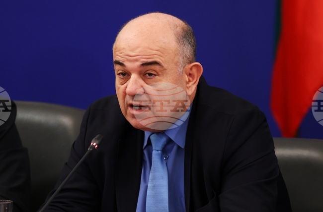 Над 58 процента от левовата парична маса вече е изтеглена от обращение, каза Владимир Иванов 