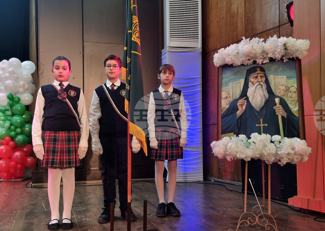 Плевен - НУ "Патриарх Евтимий" - годишнина - тържествен концерт