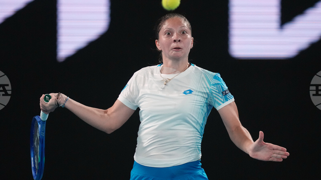 "Щастливата губеща" Антония Ружич достигна четвъртфиналите на турнира по тенис в Дубай, Гоф победи Мертенс