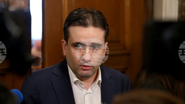 CC-DB's Bozhanov: By Entering Party Politics, Rumen Radev Will No Longer Be Able to Avoid Difficult Compromises