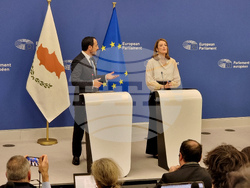 Франция - Страсбург - Европейски парламент - Никос Христодулидис - Роберта Мецола