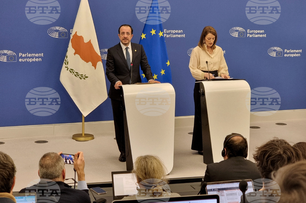 Франция - Страсбург - Европейски парламент - Никос Христодулидис - Роберта Мецола