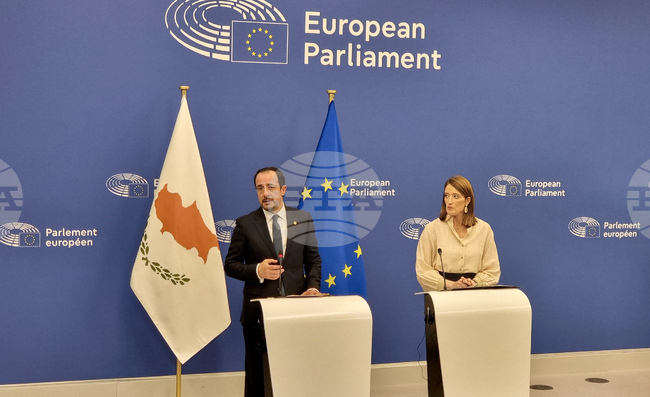 Франция - Страсбург - Европейски парламент - Никос Христодулидис - Роберта Мецола