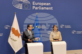 Франция - Страсбург - Европейски парламент - Никос Христодулидис - Роберта Мецола