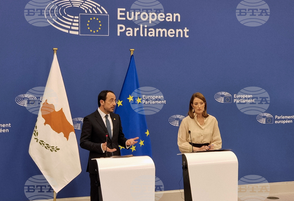 Франция - Страсбург - Европейски парламент - Никос Христодулидис - Роберта Мецола